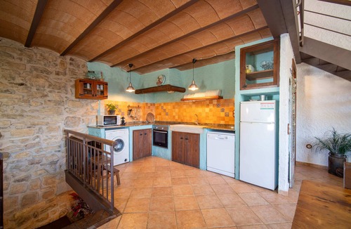 Calonge de Segarra Cottage | Rural lodging with a heated pool. Seating capacity for 13 people