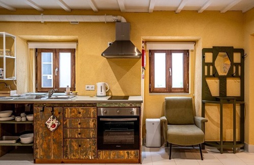 Caparica Apartment | Rustic Village Studio by the Tagus - Porto Brandão