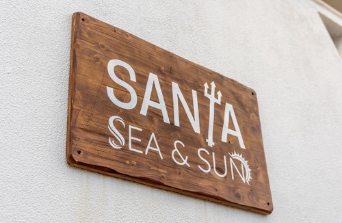 Praia de Santa Cruz Hostel | Santa, Sea & Sun
