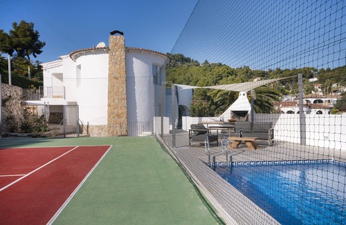 Benissa Coast Villa | Sara 10 p.- modern, family friendly, private pool and tennis court!