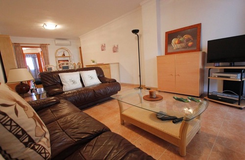 Calpe City Center Apartment | Sea view, Costa Blanca, close to shops, restaurants, and beach 45m