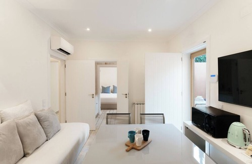 Lagos Hotel | Seaside Retreat Suite Perfect for Couples Enjoying Time in Nature – Algarve
