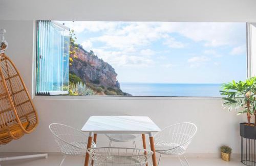 Santiago Apartment | Sesimbra Beach Apartment - Direct Beach Access