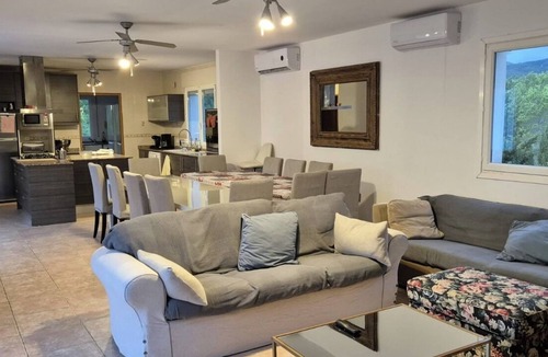 L'Ametlla de Mar Villa | ⭐Sleeps 36 🛏️13 bedrooms🛁8 bathrooms💦Huge pool💦♨️Jacuzzi ❄️Full A/C🍖BBQ🏓PP