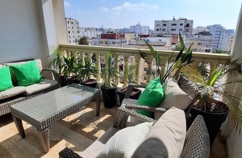 Gauthier Apartment | Spacious apartment with sea view, Wi-Fi Fibre -centre Casablanca
