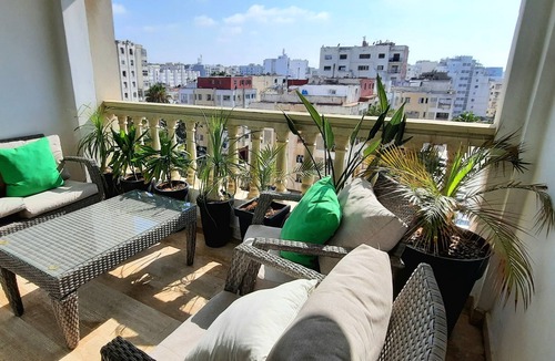 Gauthier Apartment | Spacious apartment with sea view, Wi-Fi Fibre -centre Casablanca