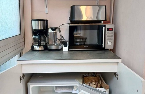 Sant Antoni Condo | Spacious Room near Plaza España with Private Bath & A/C