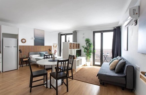 Collblanc y La Torrassa House | StayCampNou estudio con balcón · Camp Nou · Fira