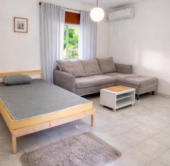 Corroios House | Stay in Corroios Near Lisbon and 15 Min from the Beach - Casa Acolhedora em Corroios Perto de Lisboa e da Praia