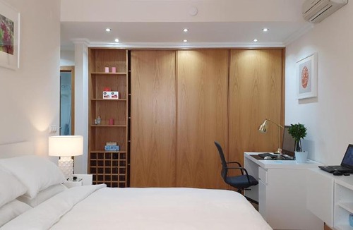 Linda-a-Velha Apartment | StayCozy