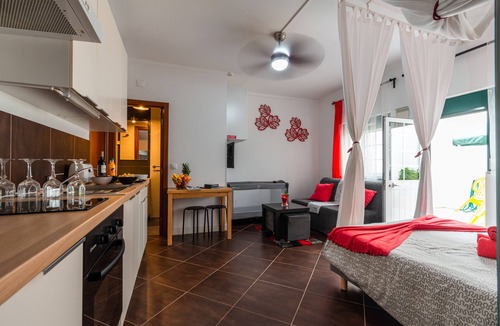 Peniche de Cima Apartment | Studio with Backyard 100m of Peniche-Baleal Beach