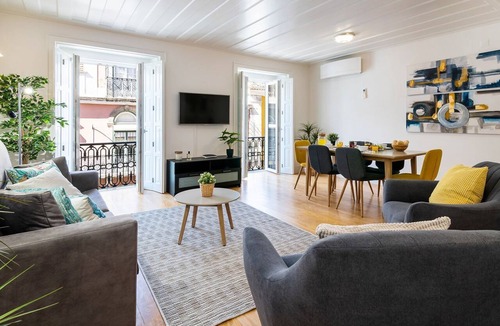 Encarnacao Apartment | Stunning 2BDR Apartment in Chiado by LovelyStay