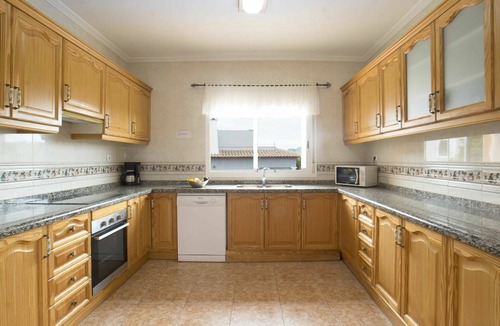 La Empedrola Villa | Stunning private villa for 19 guests with WIFI, private pool, A/C, TV, patio and pets allowed