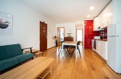 Mouraria Apartment | Stylish 2-Bedroom Apartment with Private Terrace, Just Steps from the Intendente Metro Station