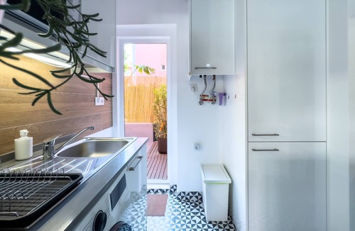Alcantara Apartment | Stylish 2-Bedroom Flat with Terrace in Alcântara