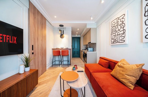 Racine Apartment | Stylish Apartment in Casablanca Hyper Centre with Rooftop & Gym
