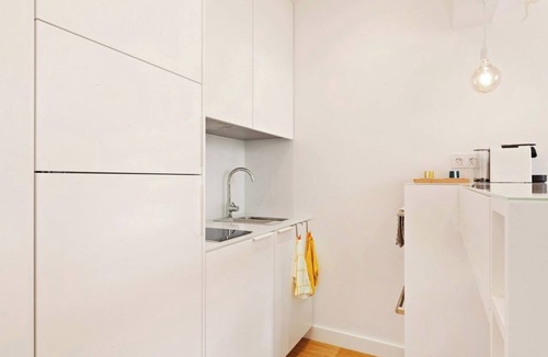 Belem Apartment | Stylish One BDR APT in Historic Belém
