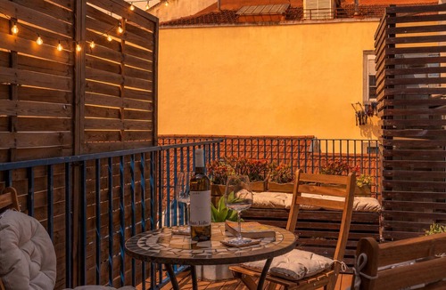 Mouraria Apartment | Sunny 4BR · Terrace · A/C · Near Tram 28