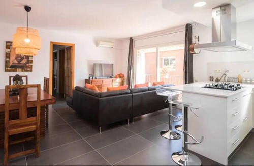 Castelldefels Apartment | Sunny apartment close to the beach with Pool, Garden, Terrace, Balcony, A/C & Wi-Fi