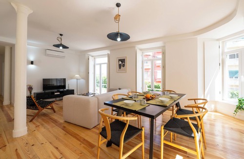 Lisbon Old Town Apartment | Sunny Lisbon Apartments by SoulPlaces