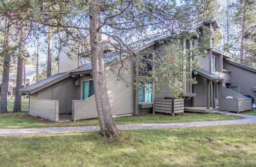 Tennis Village Condo | Sunriver Getaway with Access to Exclusive Golf