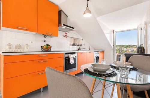 Santo Amaro Apartment | Sunset Terrace Tagus Views Walk to LX Factory