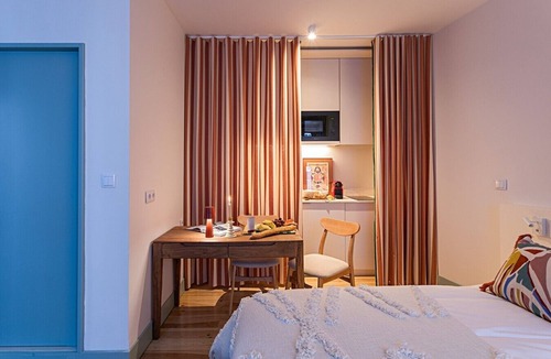 Caparica Apartment | Tanoeiro's Cottage in Porto Brandão