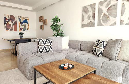 Gauthier Apartment | The 53 Gauthier by IB Signature - Stylish two-Bedroom flat - Wifi, Self Check-in, Day and Night Security, close to all facilities