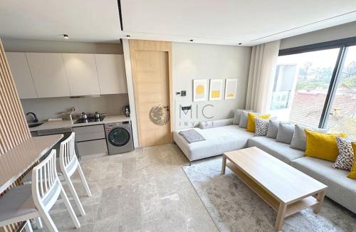 La Corniche Apartment | The Besty Ocean Suite-By Ayla Stay