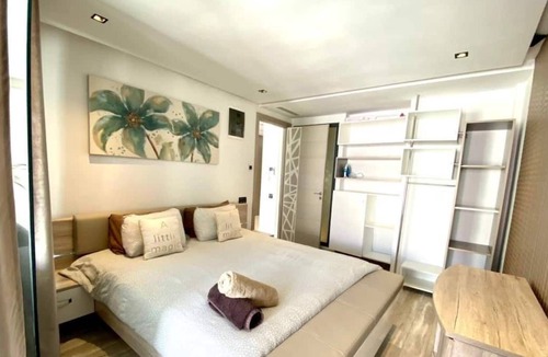 Anfa House | The Dream 23-Modern, Comfortable in Heart of Casa