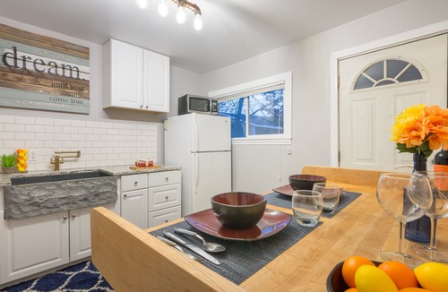 Coeur d'Alene House | The Immaculate Guest Cottage In Downtown Coeur D'Alene
