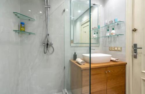 Racine Apartment | The Metropolitan 3 Chambres Best Location