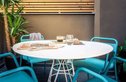Les Corts Apartment | TOP CLASS 1 BDR | Terrace | Metro | Wifi | Elevator | Bike room | Desk