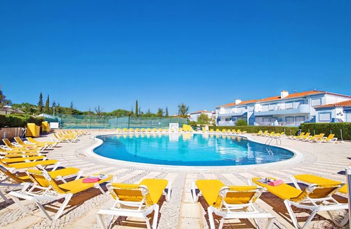 Portimao Ski Chalet | Townhouse pool and jacuzzi in Portimão