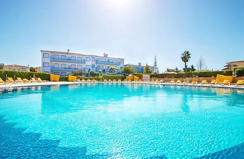 Portimao Ski Chalet | Townhouse pool and jacuzzi in Portimão