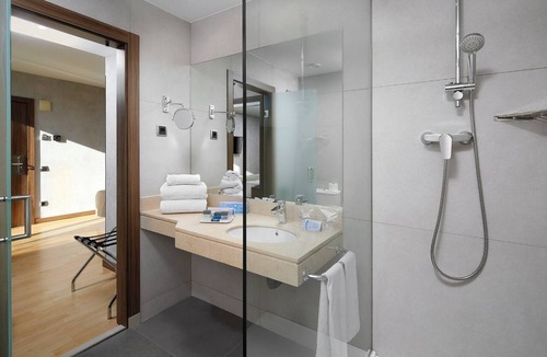Gothic Quarter Hotel | Triple Room Child | Montblanc | Gothic Quarter | Pool Access