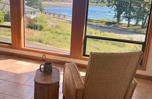 Stevenson House | Tropical Rivercation