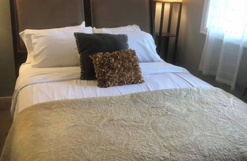 Turnagain House | Turnagain inn