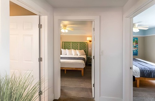 Captiva Hotel | Two-Bedroom Cottage | Parasailing & Jet Ski | Private Beach | Water Sports