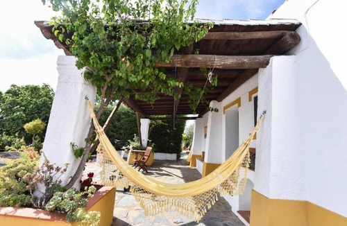 Bencatel House | Typical house in Vila Viçosa. W/kitchen, living room, pool, games room, barbecue