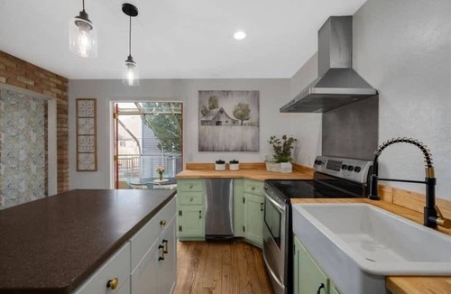Orchard North House | Unique Home Perfect for Gathering. Pets welcome!