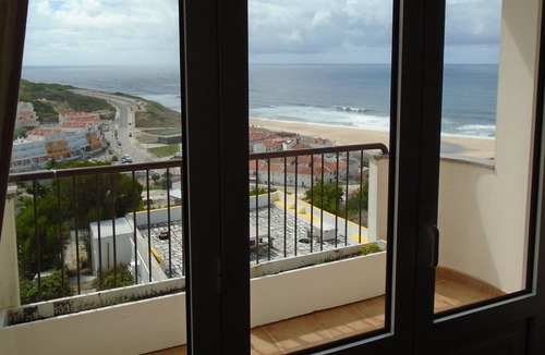 Pataias Villa | Villa "Casa de Praia perto da Nazaré" with Sea View, Pool and Wi-Fi