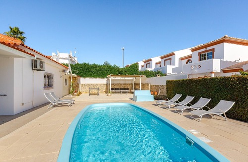 Olhos D'Agua Villa | Villa Claramar: Private Pool, Wi-Fi and Air Conditioning in Albufeira