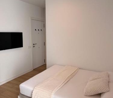 Collblanc y La Torrassa Apartment | Villa Conde Boutique