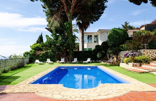 Lloret de Mar Villa | Villa "El Riu del Cel" with Private Garden, Private Pool, and Wi-Fi