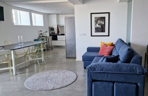 Estoril Apartment | Villa Gabriela Monte Estoril Garden, surrounded by nature.