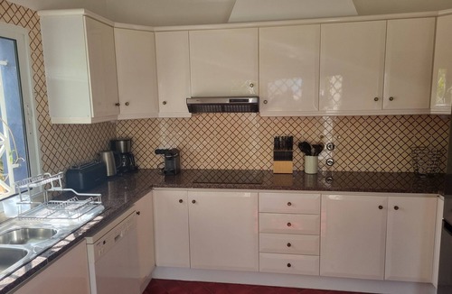 Olhos D'Agua Villa | Villa Jarmelo, Nice House 50 m Beach, Good Sea View, Pool, Garden, AC, wifi 5G