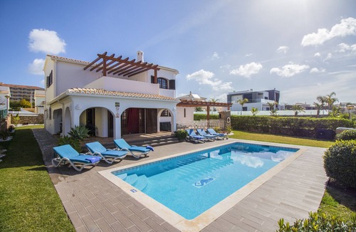 Gale Villa | Villa Magali | 4 Bedrooms | Walking Distance to Beach | Galé