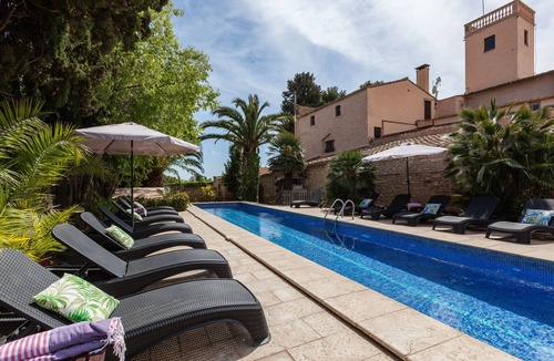 Vilanova I la Geltru Villa | Villa 'Masia Notari Casabona' with Private Pool, Wi-Fi and Air Conditioning