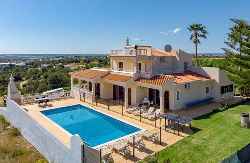 Vale de Parra Villa | Villa Mirante with fenced and gated swimming pool so ideal for families